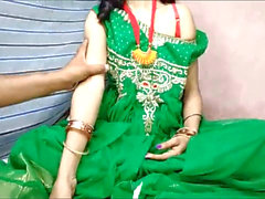 Amateur wife in green saree porn lovemaking