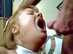 mature giving BJ en Swallows