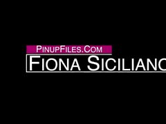 Fiona Siciliano Grey Pink Details #bigtits