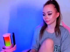 Amateur Webcam Teen Masturbates And Teases