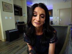 Dark haired amateur blowjob and handjob in fake taxi