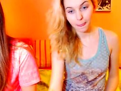 teen amalianilsson fingering herself on live webcam