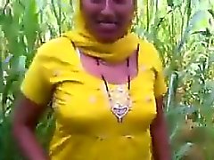 Indian Flashes Her Pussy In The Field