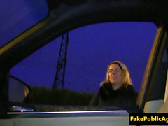 Amateur eurobabe nailed on cars tailgate