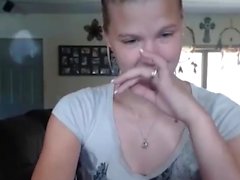 teen fiveftcute fingering herself on live webcam