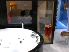 Swedish reality - Nicklas shows all in shower