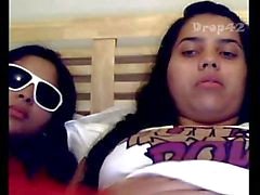 2 teen peruanas playing witch dildo in pussy