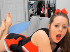Sexy Cheerleader Plays Her Pussy